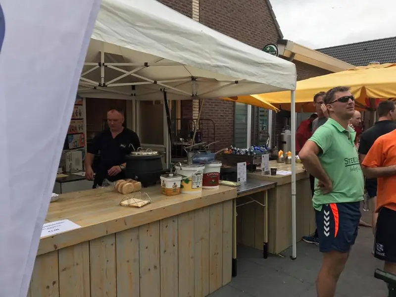 Akse's Catering aan het werk bij MFC It Klif in Oudemirdum